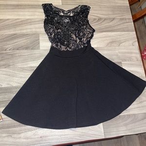 -Windsor -size small -mini skirt black dress material lace